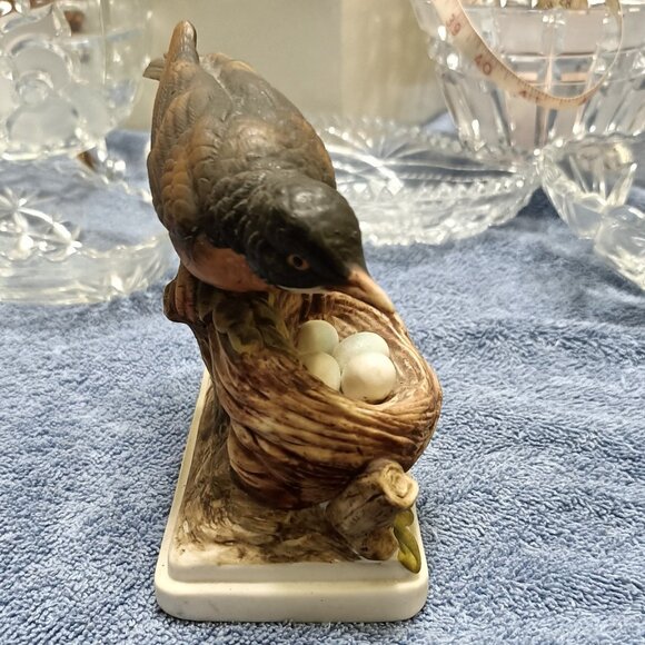 Vintage Lefton, Porcelain Robin Figurine . Hand Painted. Made in Japan - Picture 6 of 9